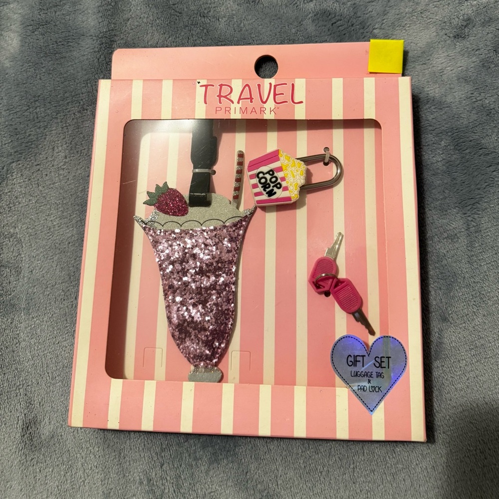 Primark Travel Gift Set - Pink and Red